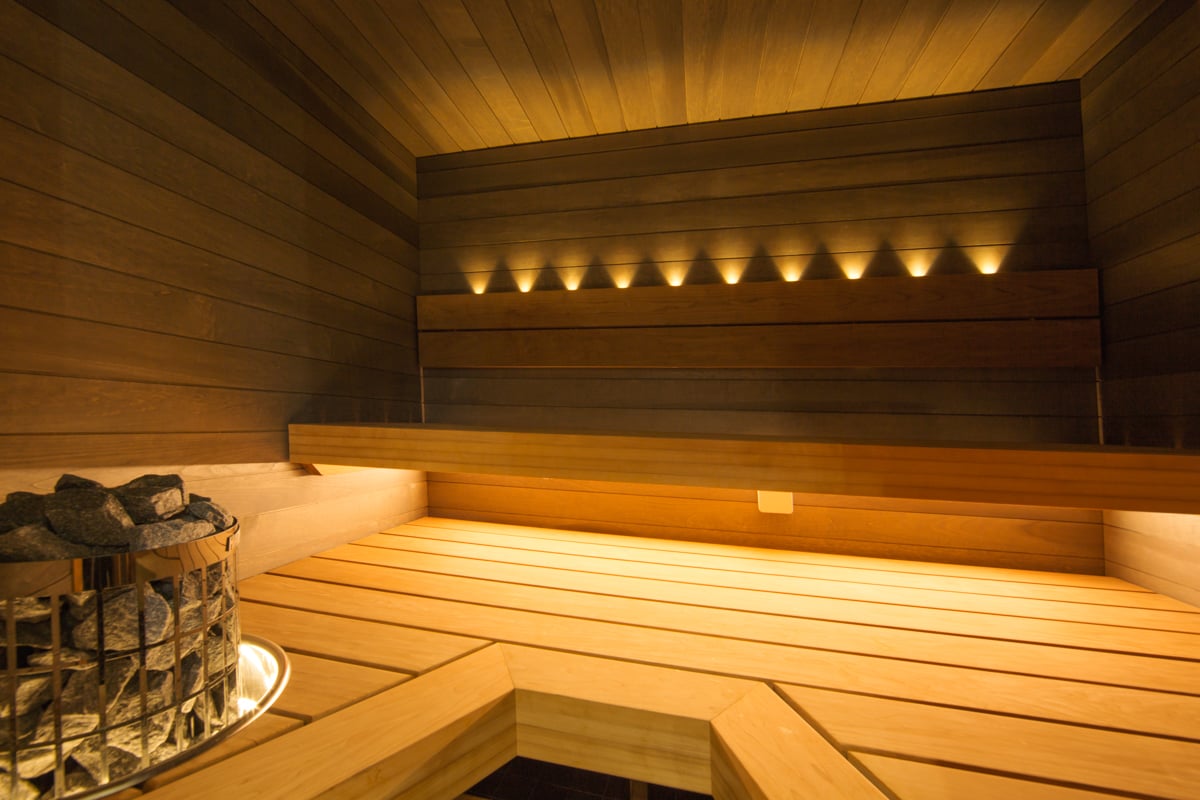 Kaunis sauna LED-valaistuksella